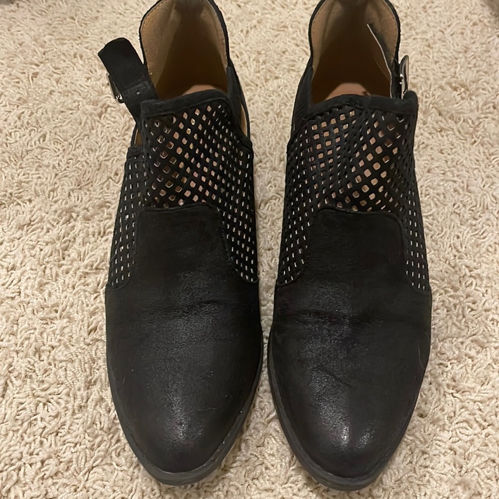 Quips brand shoe